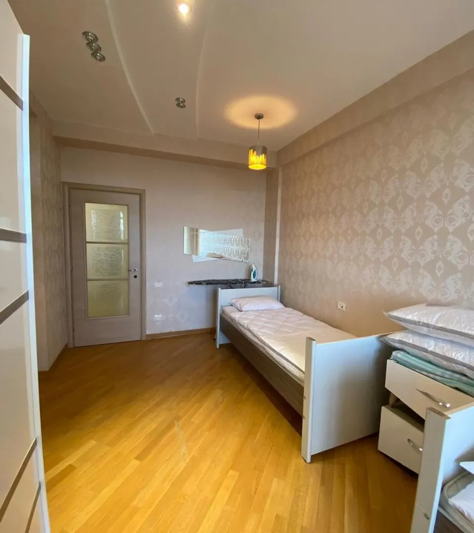 Modern Apartment, Free Parking, Home Office Baku Apartment